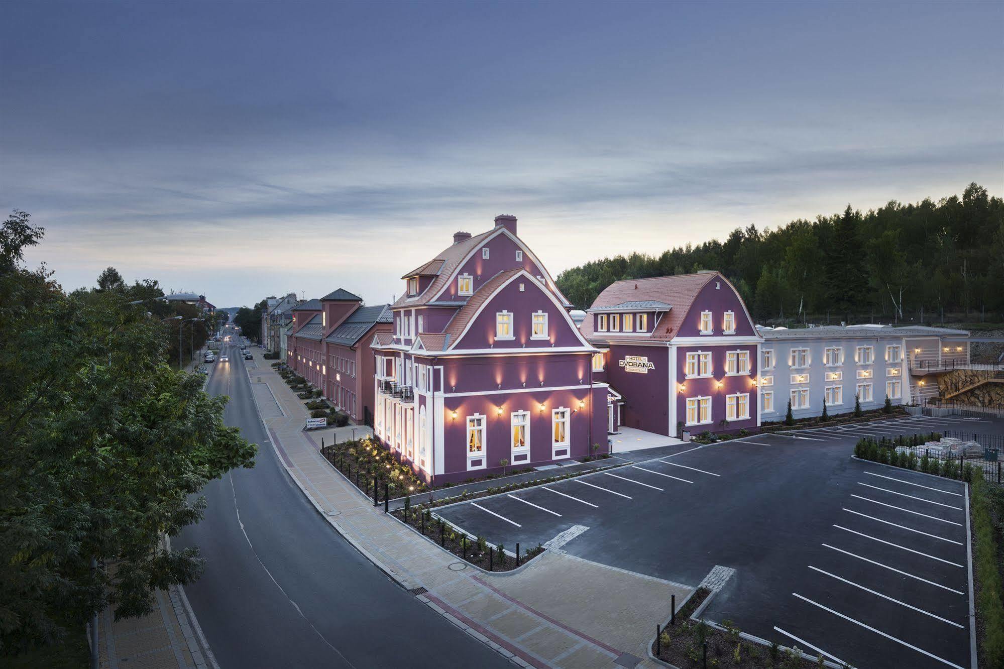 Hotel Dvorana Karlovy Vary Exterior foto